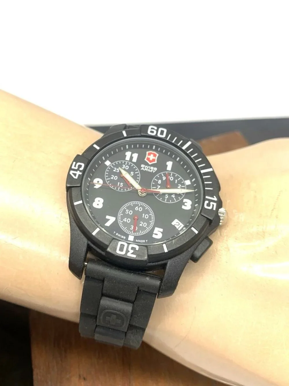 Victorinox Swiss Army Odyssey Men's Watch Swiss Quartz Chronograph Rubber 40mm